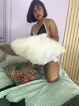 NaiirobiSwan live sex cam