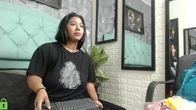 Amara__Hank's cam snapshot