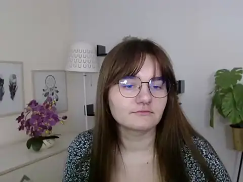 Julie_Diamond's cam snapshot