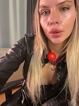 MistressMommyKate's cam snapshot