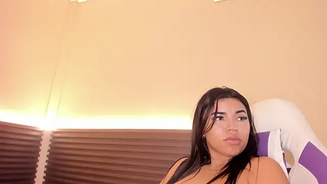 Lucy_Strong's cam snapshot