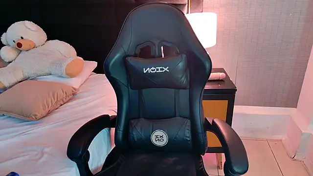 EllaEvanz's cam snapshot