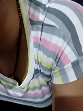 Strawberry4403 live sex cam