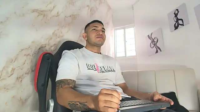 venedic_bull's cam snapshot