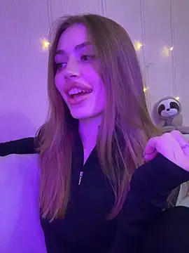 Elizabeth_Tay's cam snapshot