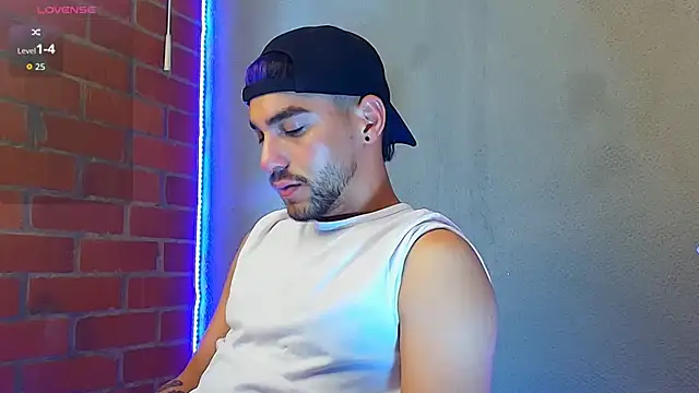 Leandro_valenzuela live sex cam