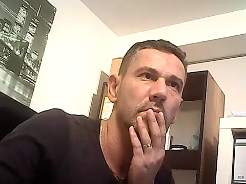 mastercharisma35's cam snapshot