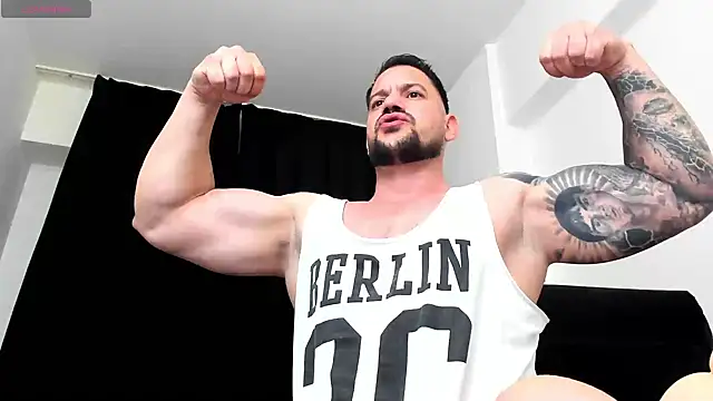 musclemonster31's cam snapshot