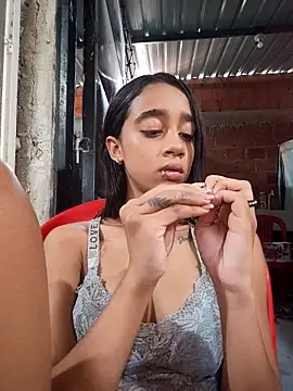 Zoe_Sweett18 live sex cam