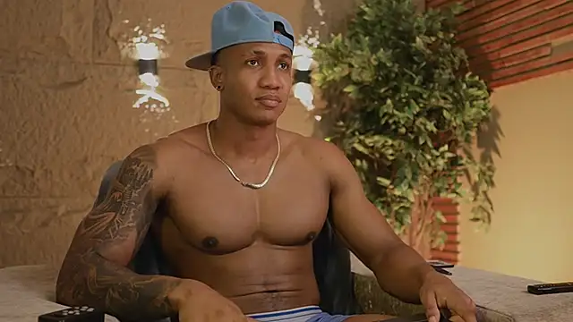 Logan_Varela live sex cam