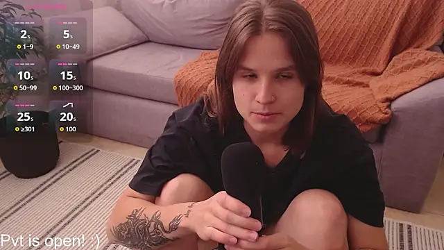 Your_Hand_In_mine's cam snapshot