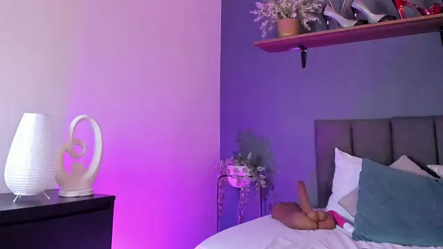 Coco-balenciaga's cam snapshot