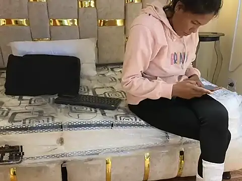 _Caroline34's cam snapshot