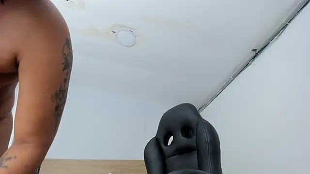 Chiqui_milk_'s cam snapshot