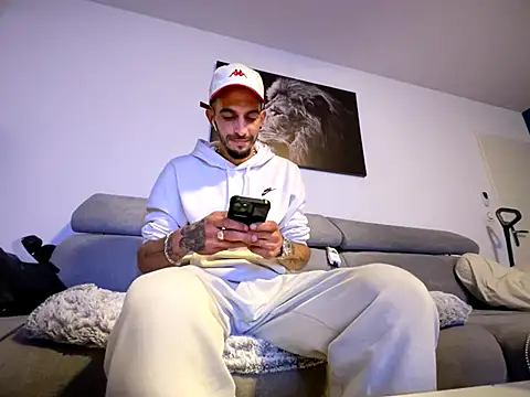 rebeu31313 live sex cam