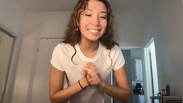 yoursweetestlilly's cam snapshot