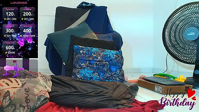 abigail_curvy's cam snapshot