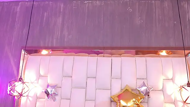 Foxxy_Doll live sex cam