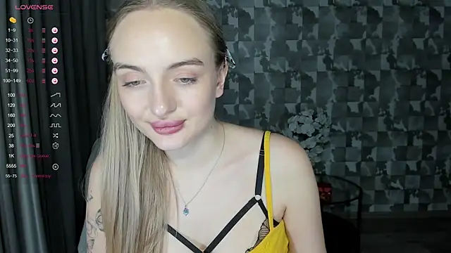 A_delina's cam snapshot