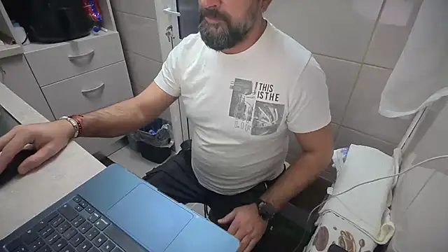 TARKAN1's cam snapshot