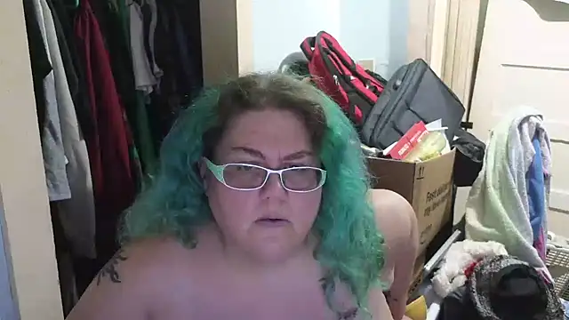 EmberCum live sex cam