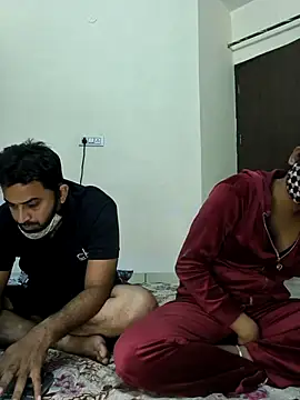 ITZ_GURU live sex cam