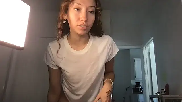 yoursweetestlilly's cam snapshot