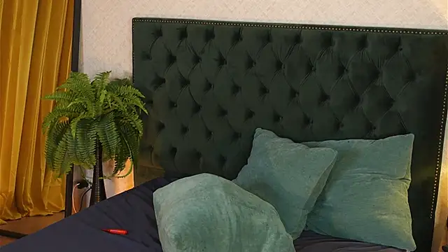 VitoriaCarusso live sex cam