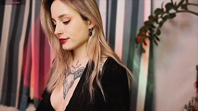 aviva_faith's cam snapshot