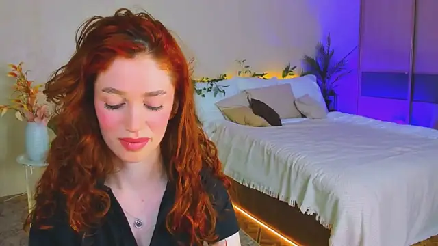 ChristinaConteeree's cam snapshot