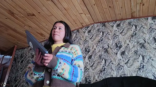 EmiGomez_'s cam snapshot