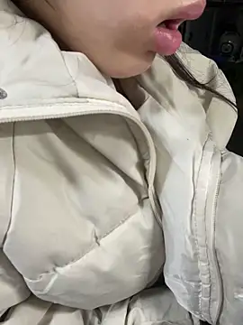 Mina048's cam snapshot