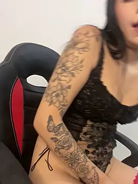 luna_ef_'s cam snapshot