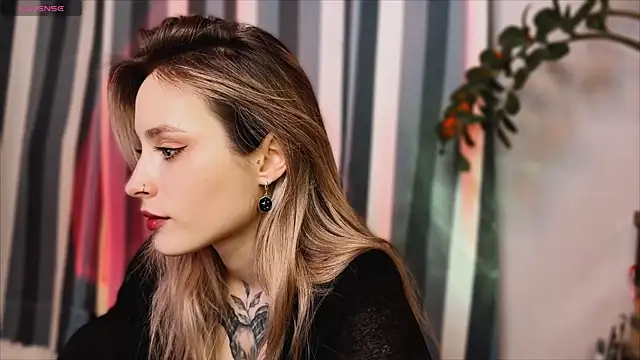 aviva_faith's cam snapshot