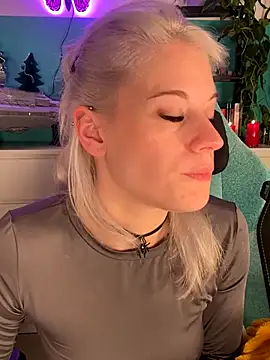 TheRealJessyLey live sex cam