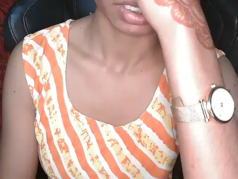 Simmi_Ji's cam snapshot