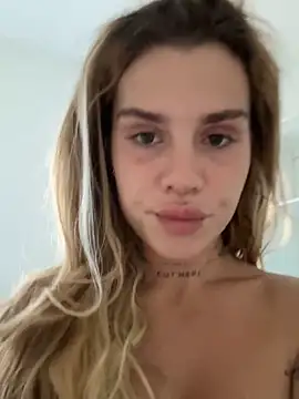 EmiliaCatalina live sex cam