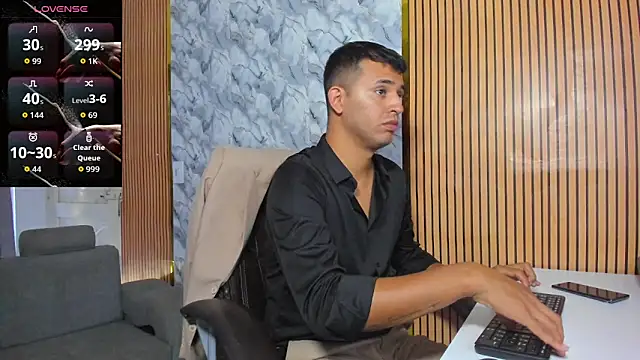 Hideintheoffice live sex cam