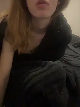 SeccySerena's cam snapshot