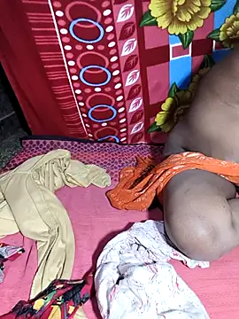 POOJALOVEHOT's cam snapshot