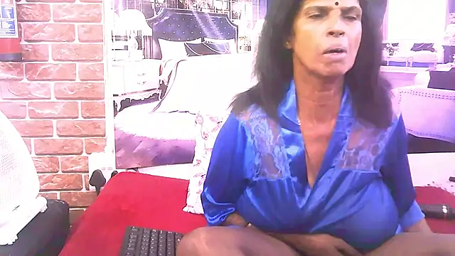 IndianVanya4u2u's cam snapshot