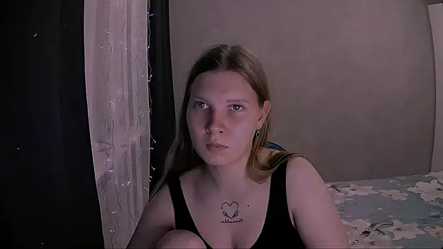 nelli_lux_'s cam snapshot