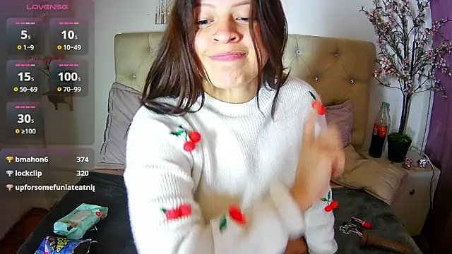 ShyVibes_'s cam snapshot