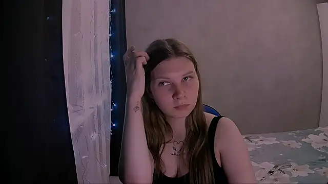 nelli_lux_'s cam snapshot