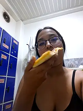 susan_mooree's cam snapshot