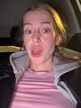 kira_mia live sex cam