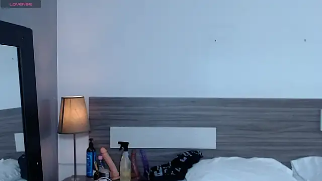 Liiamthompson's cam snapshot