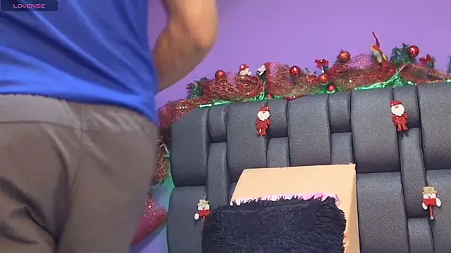 ashtoncooperr's cam snapshot