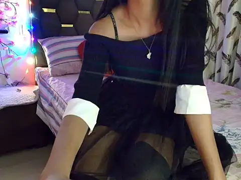 CUTE_princess_143's cam snapshot