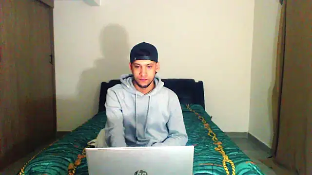 bladetrinityn's cam snapshot